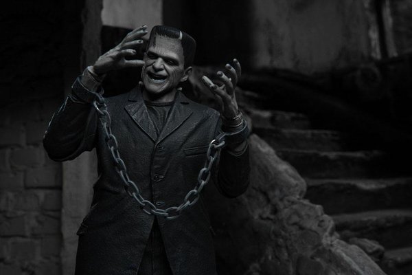 Universal Monsters Actionfigur Ultimate Frankenstein's Monster (Black & White) 18 cm